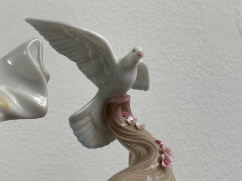 Lladro figure 6570 ‘New Horizons’ in good condition - Image 3 of 5