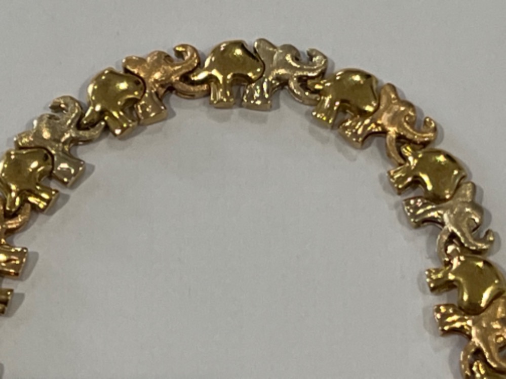Ladies 18ct two-tone gold Elephant link bracelet with safety catch (11.18g) - Image 2 of 3