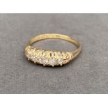 18ct Yellow Gold Antque 5 stone diamond ring with approximatley 0.25ct oof deamonds weighing 2.99