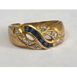 Ladies 18ct gold sapphire and diamond ring, size K1/2 (3.26g)