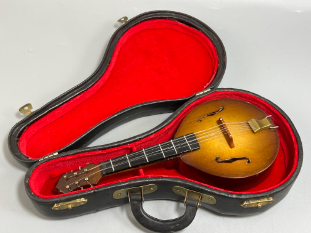 2 miniature cased violin and mandolin - Image 3 of 3