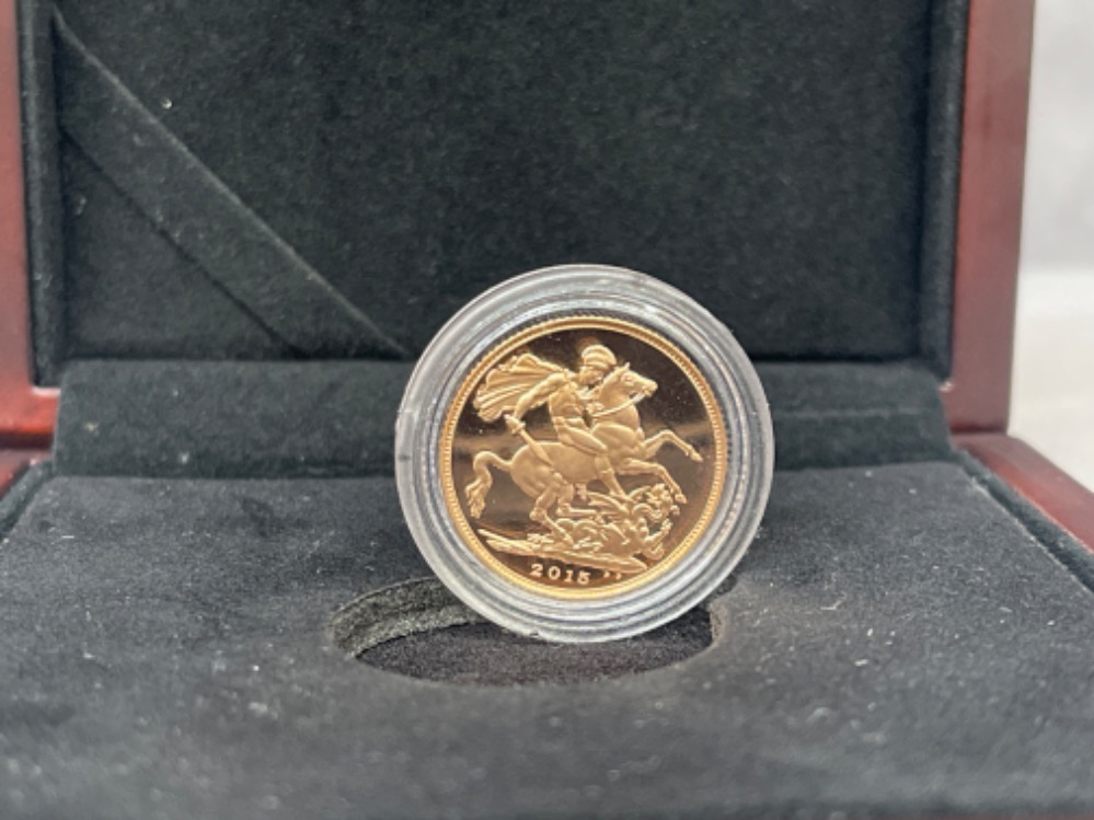 2015 22ct gold proof UK Full Sovereign in case - Image 2 of 3