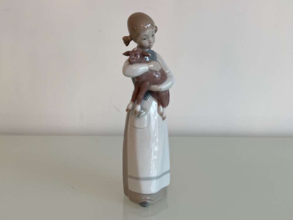 Lladro 1010 ‘shepherdess with lamb’ in good condition and original box - Image 2 of 3