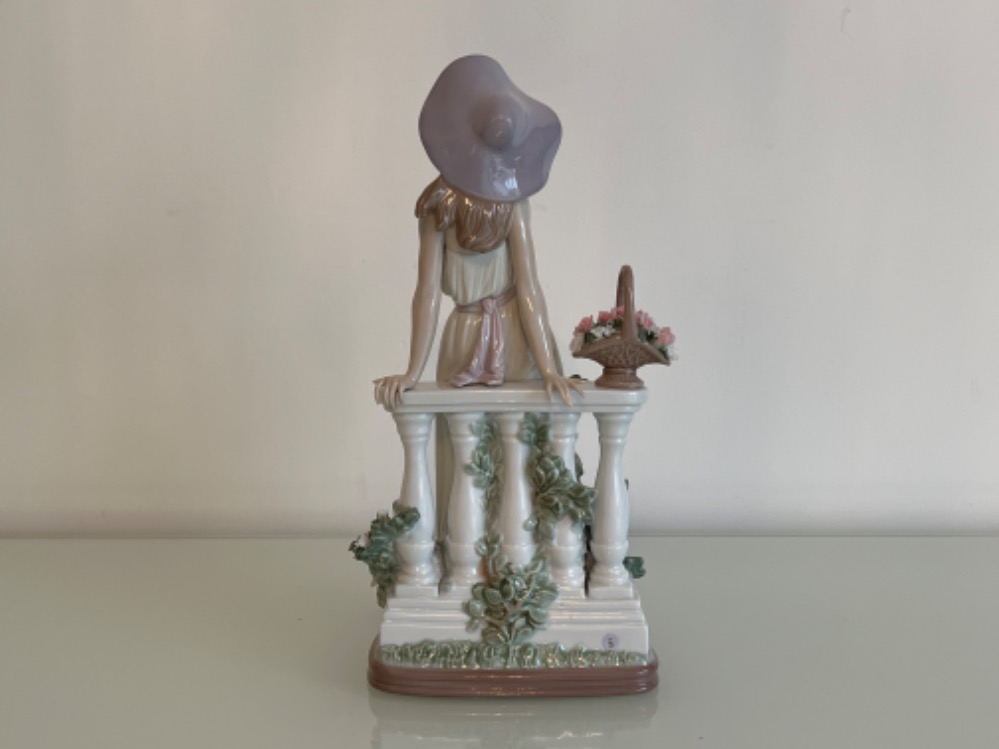 Lladro 5378 ‘Time for Reflection’ in good condition and original box - Image 4 of 5