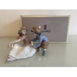 Lladro 5454 ‘For me’ in good condition and original box