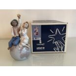 Lladro 6353 ‘World of love’ in good condition and original box