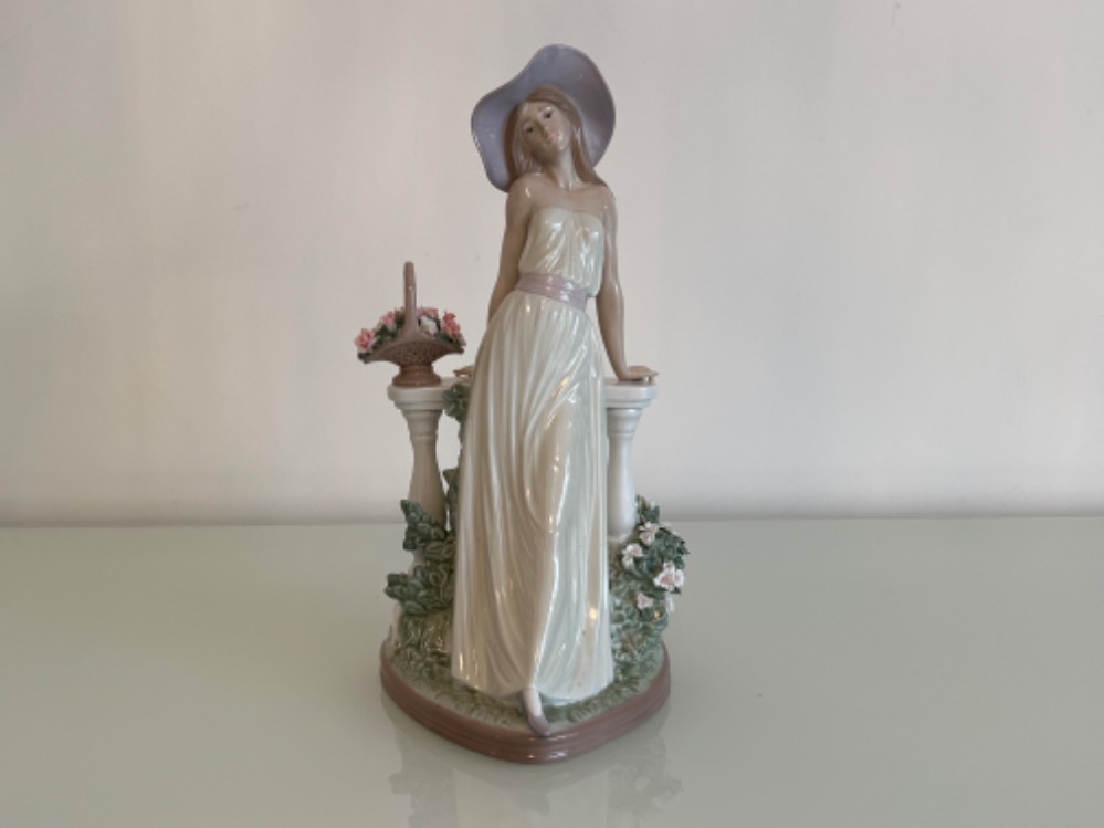Lladro 5378 ‘Time for Reflection’ in good condition and original box - Image 2 of 5