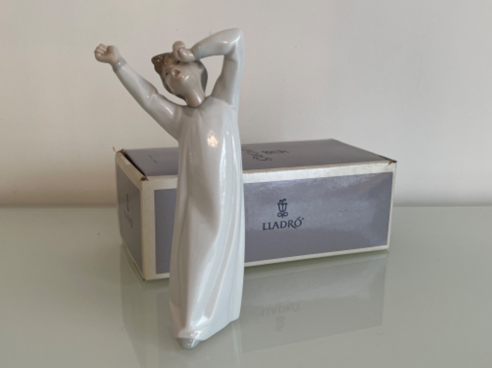 Lladro 4870 ‘Boy awaking’ in good condition and original box