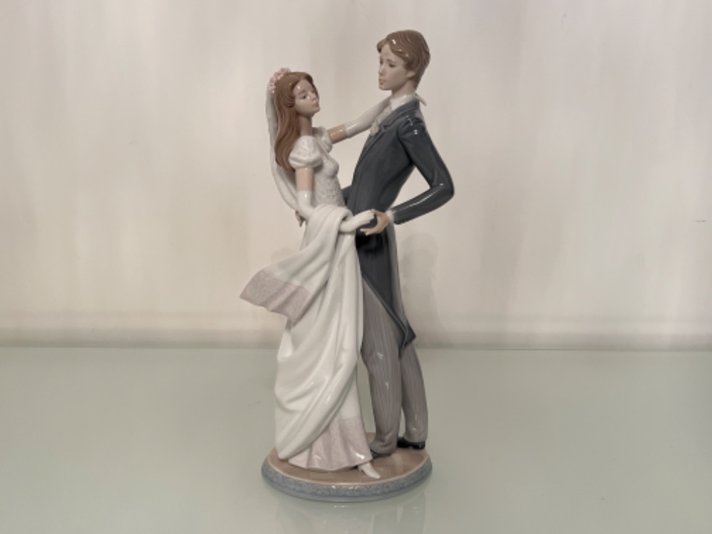 Lladro 1528 ‘I love you truly’ in good condition and original box - Image 2 of 4