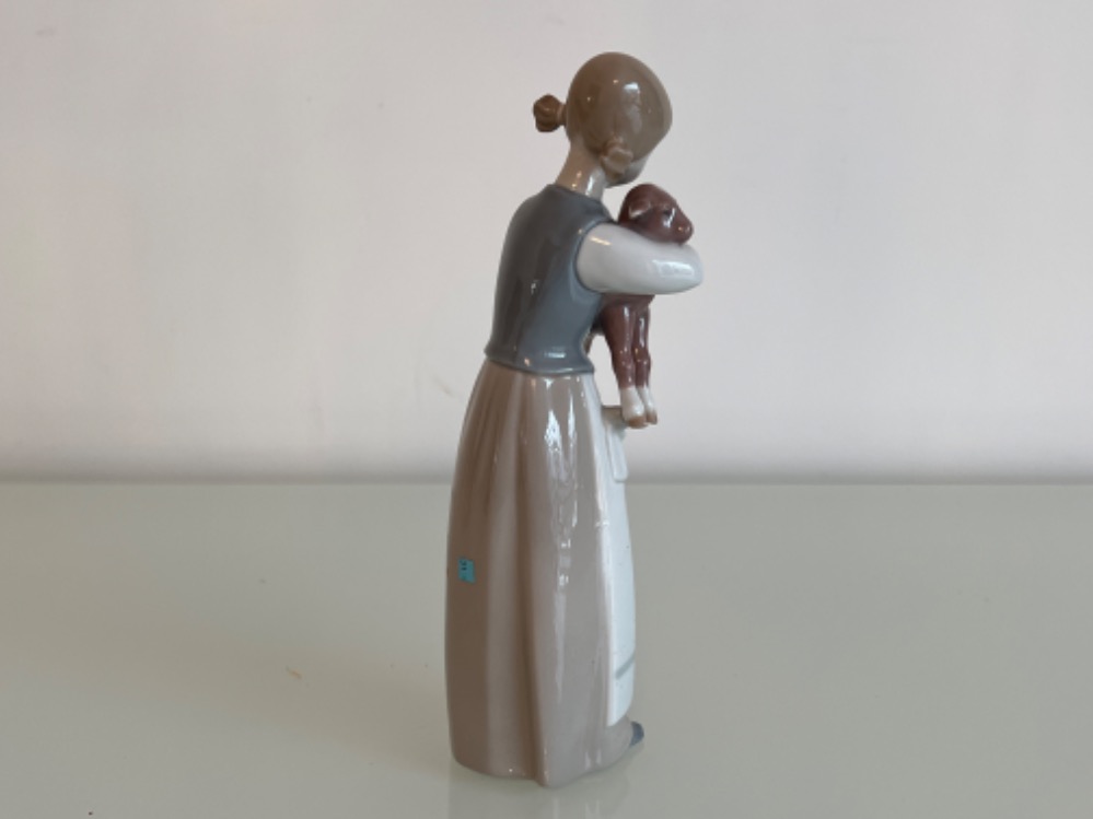 Lladro 1010 ‘shepherdess with lamb’ in good condition and original box - Image 3 of 3