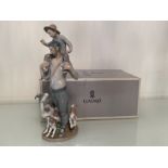 Lladro signed 5780 ‘Walking the fields’ in good condition and original box