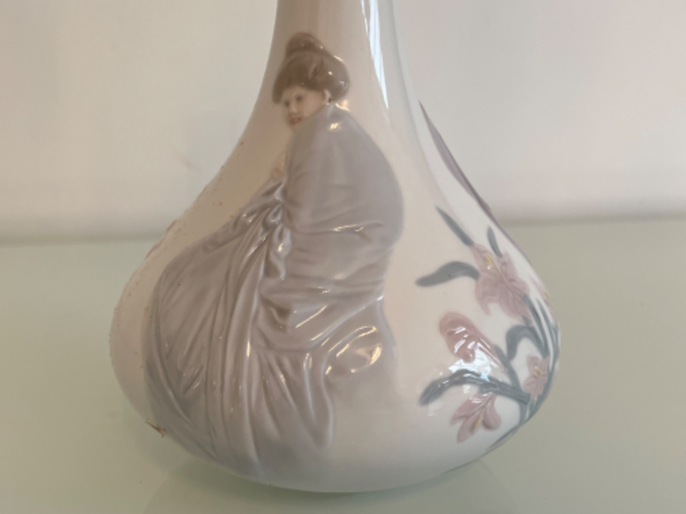 Lladro large bulbous vase in good condition and original box - Image 2 of 2