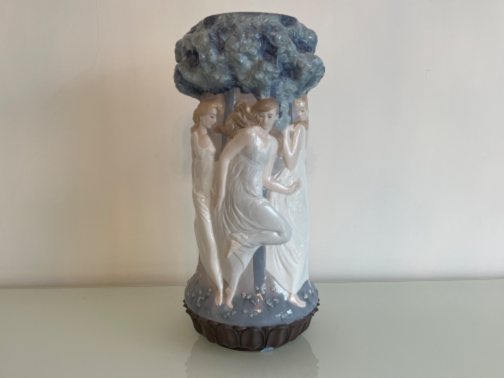 Lladro 6030 ‘Maidhead vase’ in good condition and original box