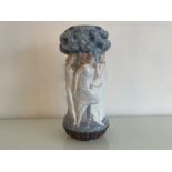 Lladro 6030 ‘Maidhead vase’ in good condition and original box