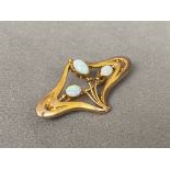 9ct Yellow Gold Fancy Design Brooch Featuring 3 Opal stones - Weighing 1.63 grams - measuring 3.