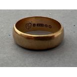 Gents 9ct gold hallmarked wedding band ring size Q (5.8g)