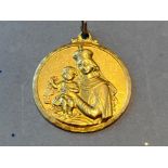 18ct gold Virgin Mary pendant (6.7g)