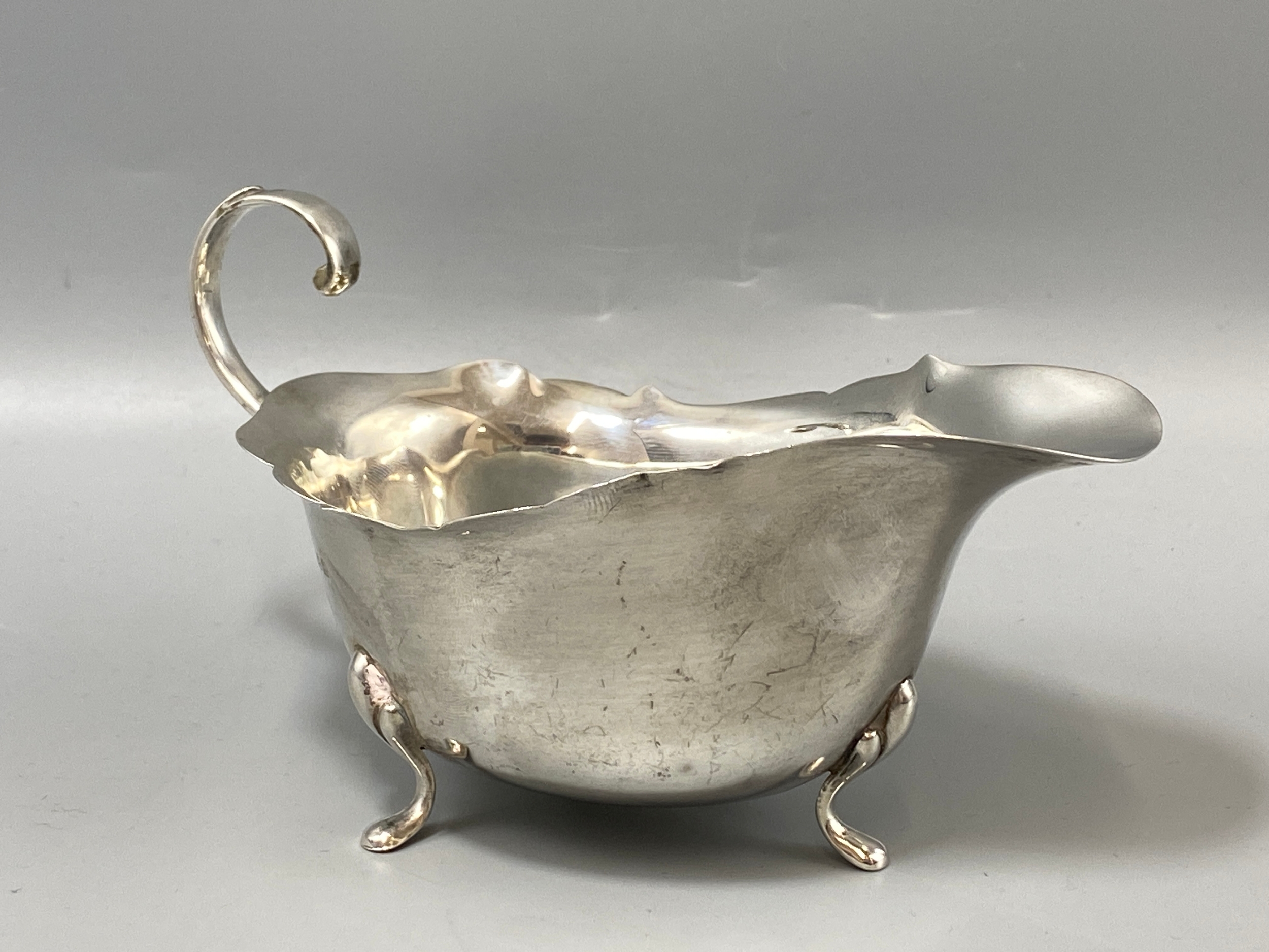 A silver hallmarked Birmingham 1934 Sauce boat weight 95 grams