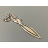 S silver bookmark with cat finial, weight 7.23 grams