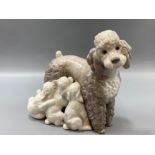 Lladro 1257 ‘Mother with Pups’ by A. Ballester in good condition height 15cm