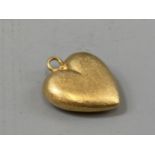 9ct heart shaped charm, weight 2 grams