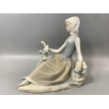 Lladro 4660 Shepherdess with Dove in good condition