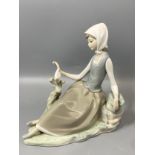 Lladro 4660 Shepherdess with dove in good condition