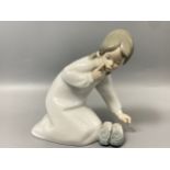 Lladro 4523 Girl with Slippers in good condition