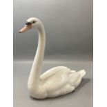 Lladro 5230 Graceful Swan in good condition with original box
