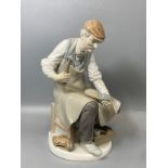 Lladro 4863 The Cobbler in good condition