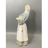 Lladro 4584 Girl With Lamb in good condition