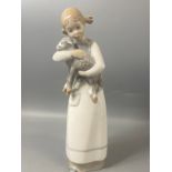 Lladro 1010 Girl with lamb in good condition