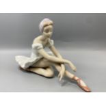 Lladro 5919 Rose Ballet in good condition with original box