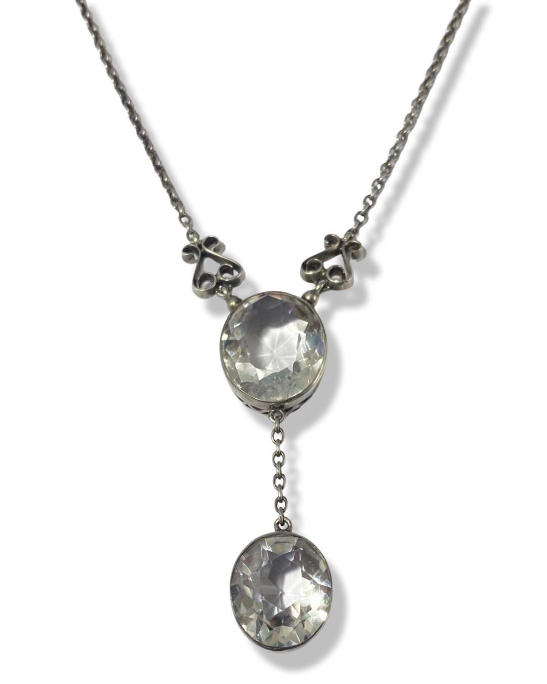 An Early 20th Century Silver Paste Lavalier Necklace weighing 8.59 grams and measuring 39.5cm in
