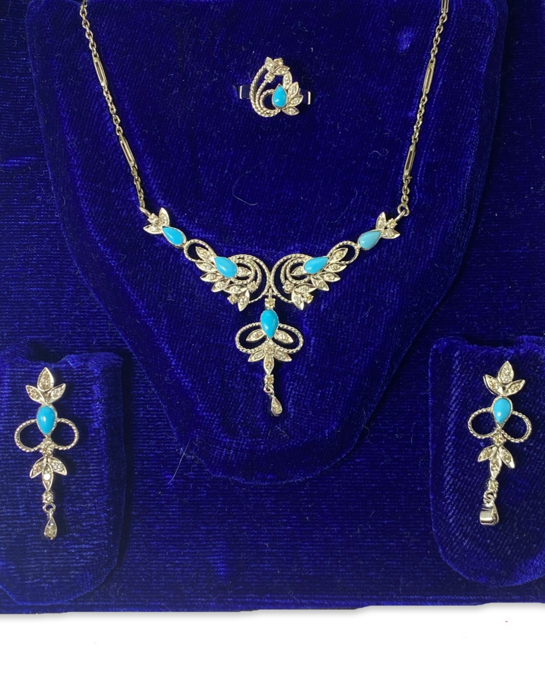 A Vintage 1960'S Diamond & Turquoise Suite Set in White Metal in original box weighing 298 g - Image 5 of 5