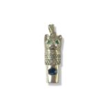 Silver cat design whistle with green stones for eyes weighing 8.75 grams, measuring 3.5cm