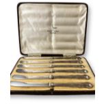 Walker & Hall 6 piece hallmarked Sheffield 1931 silver knives with original box with a total