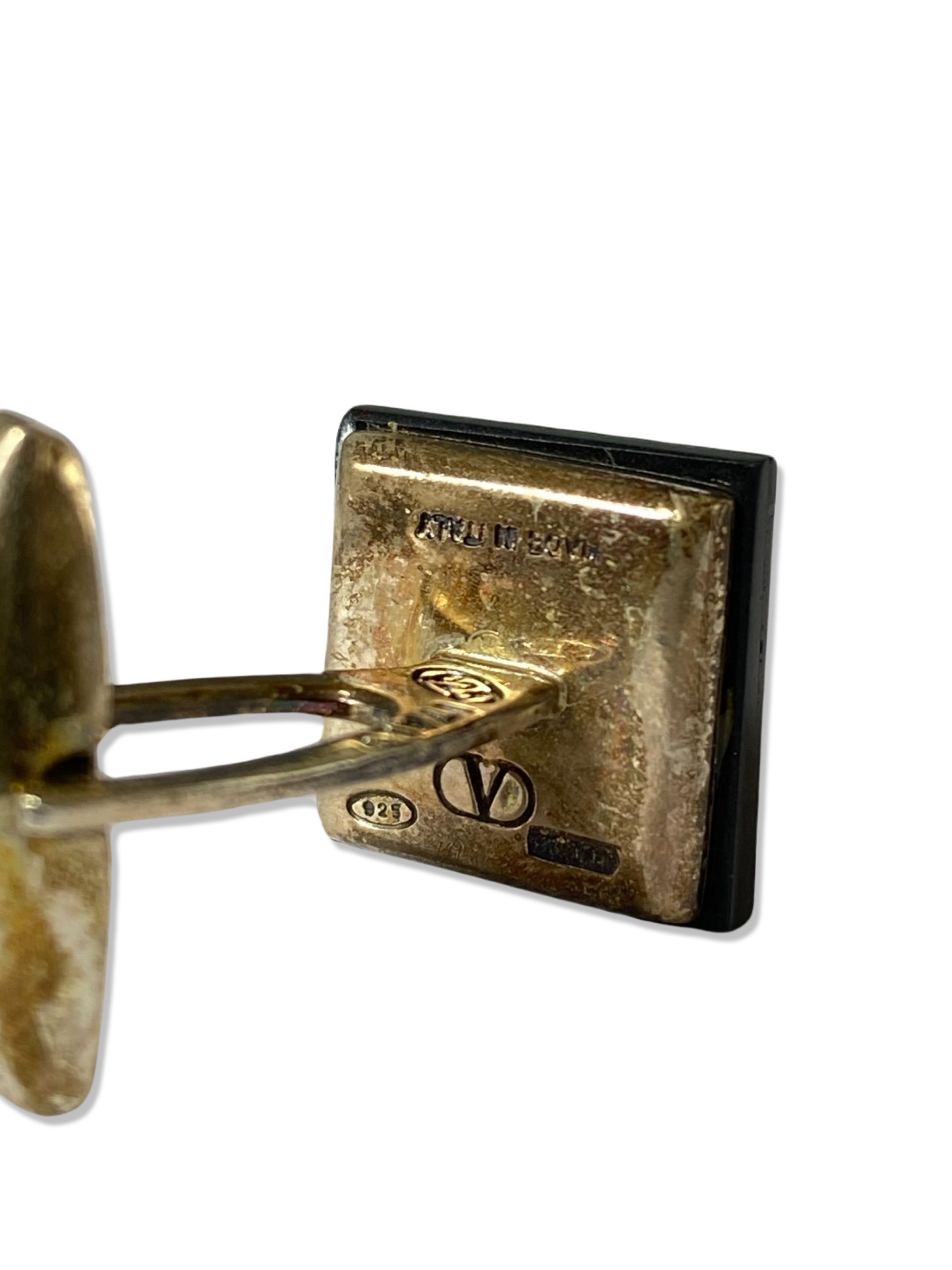 Valentino Garavani Silver Onyx & Mother of Pearl cufflinks in square design weighing 12.35 grams - Image 3 of 3