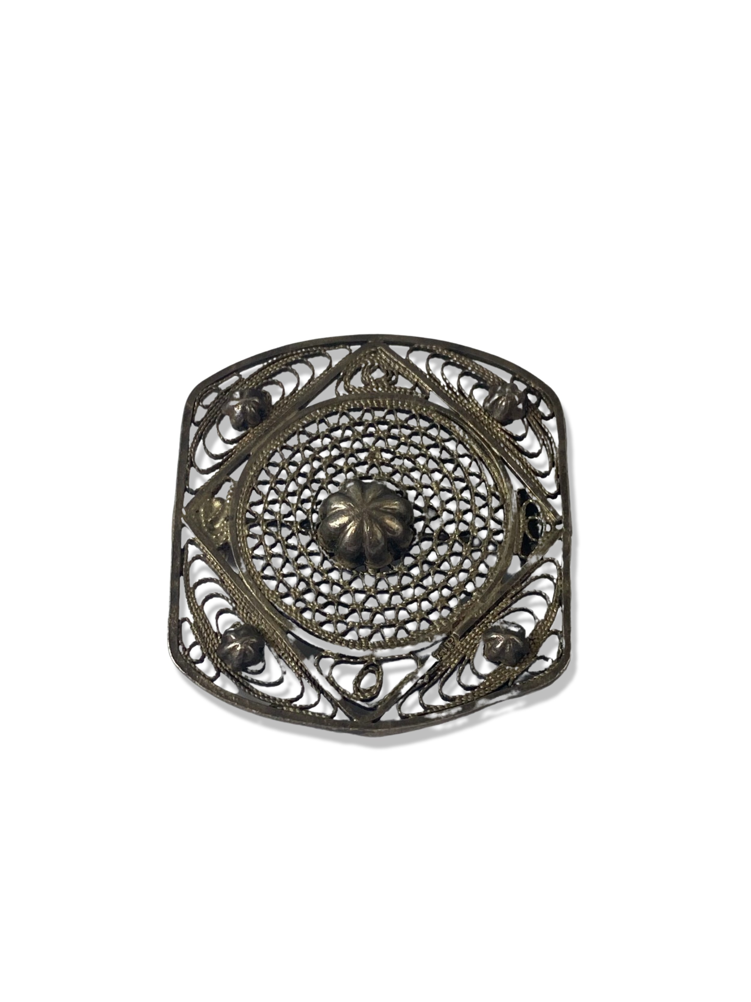 A large amount of silver jewellery including a brooch, drop earrings and pendants weighing 63.95 - Image 4 of 9