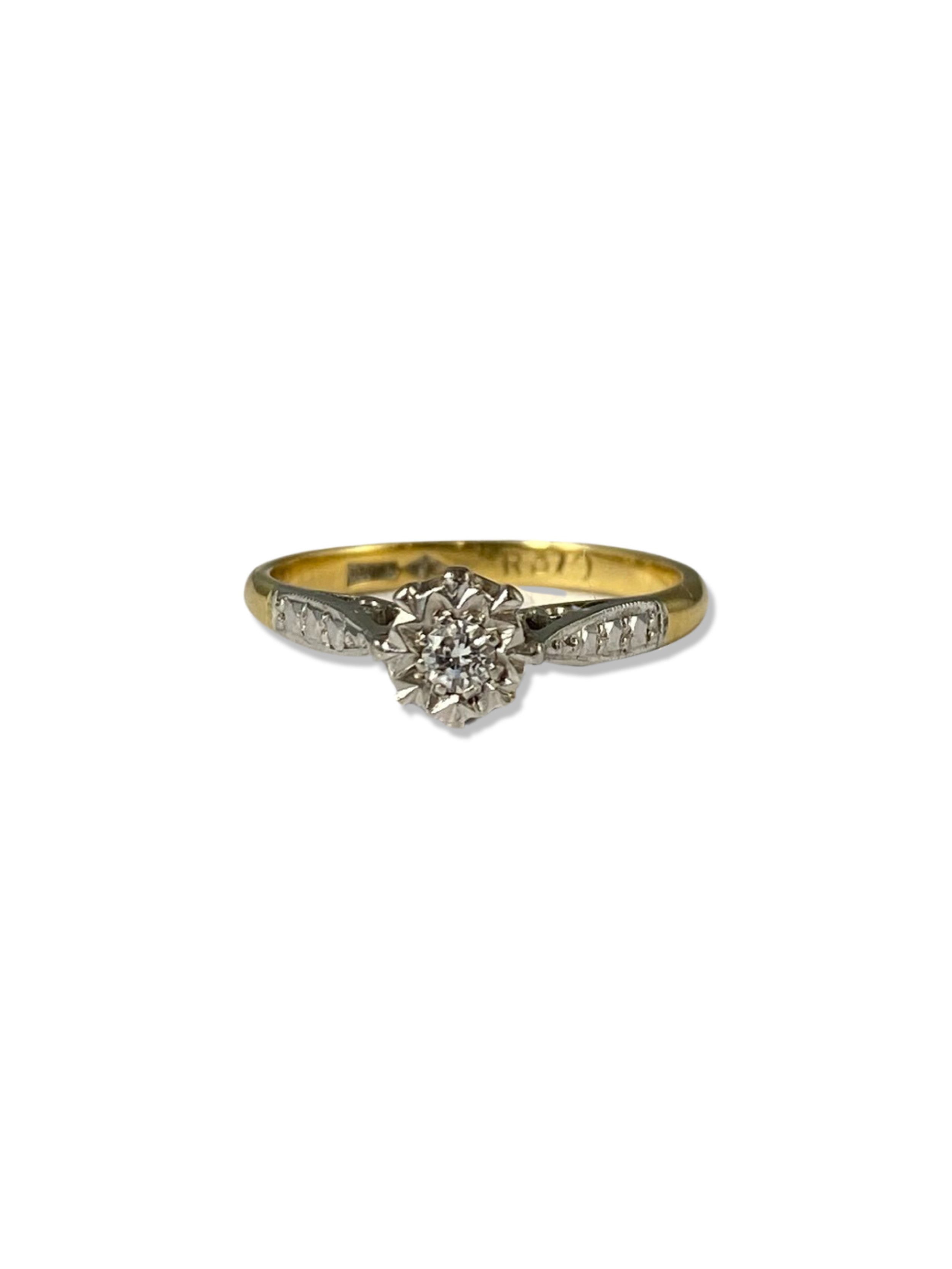 18ct Gold Two-Tone Diamond Solitaire Ring with Diamond Shoulders weighing 2.24 grams size J 1/2