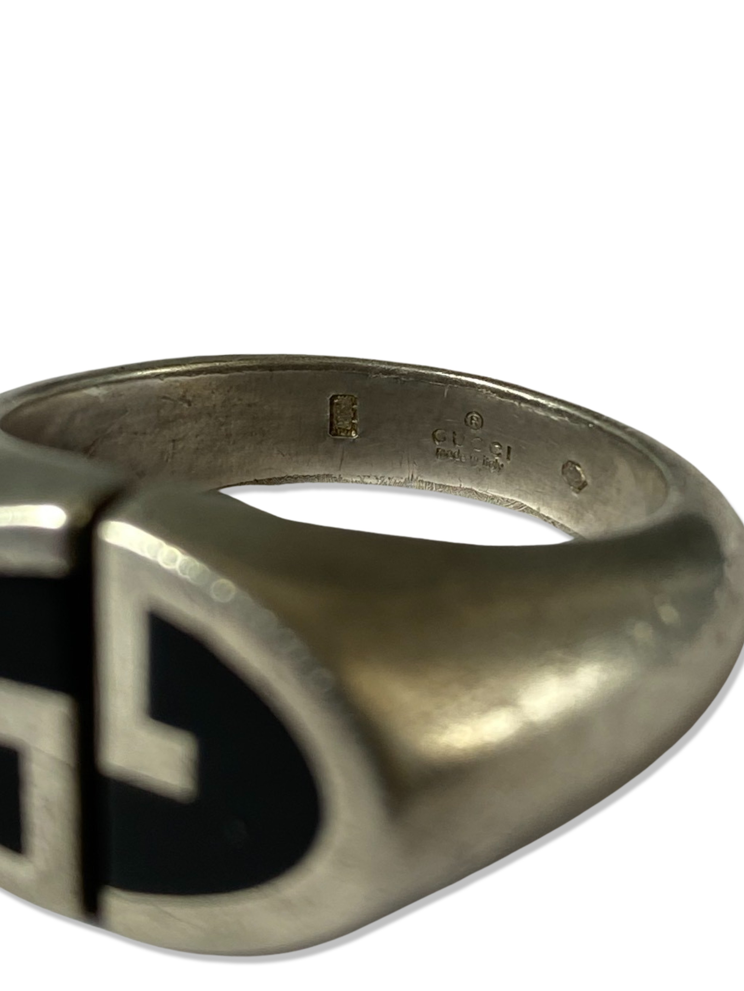 Gucci Double G Silver & Oynx Split Ring weighing 15.49 grams size S - Image 2 of 2