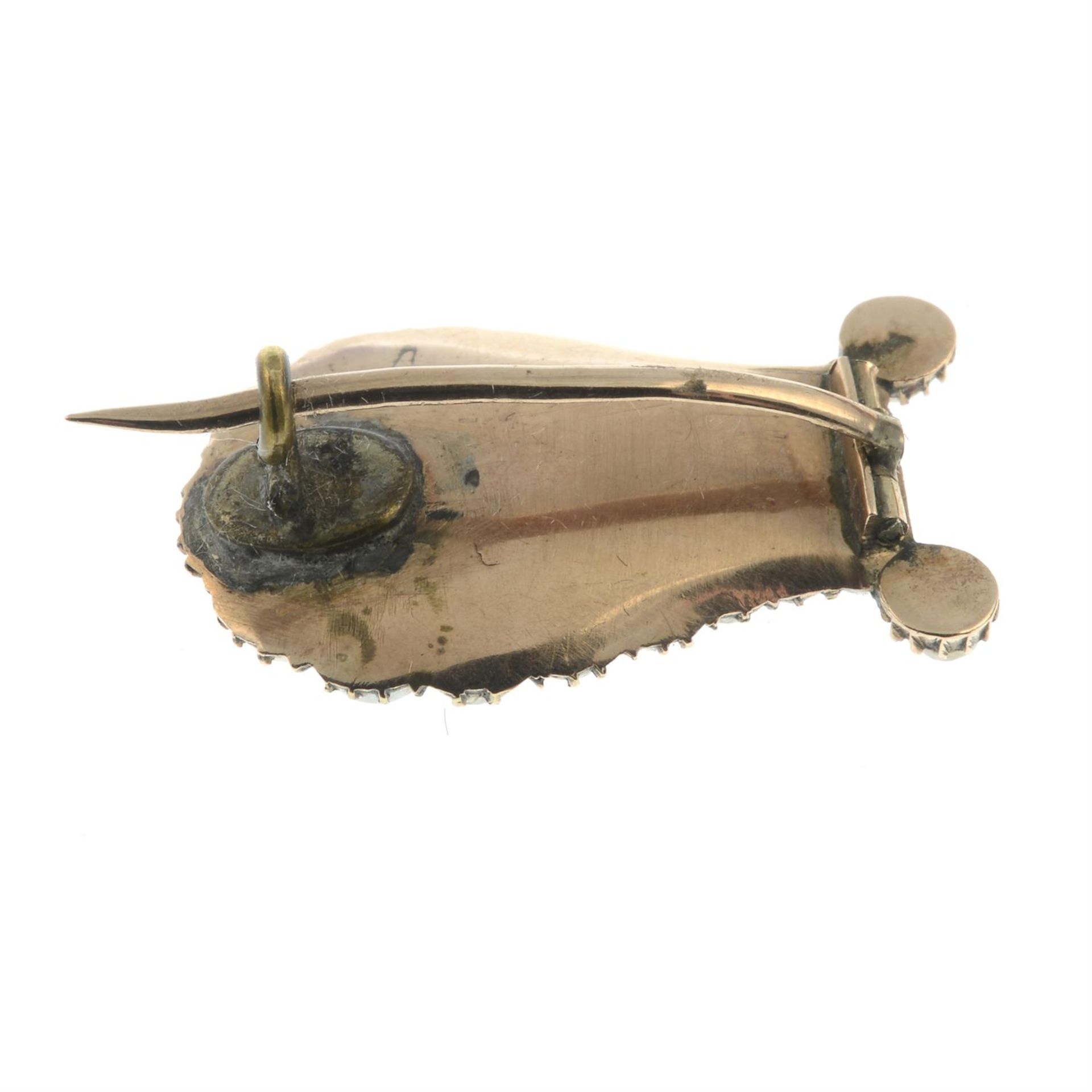 An early 19th century gold woven hair and split pearl memorial lyre brooch. - Image 2 of 3