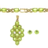 Three items of peridot jewellery. One AF.