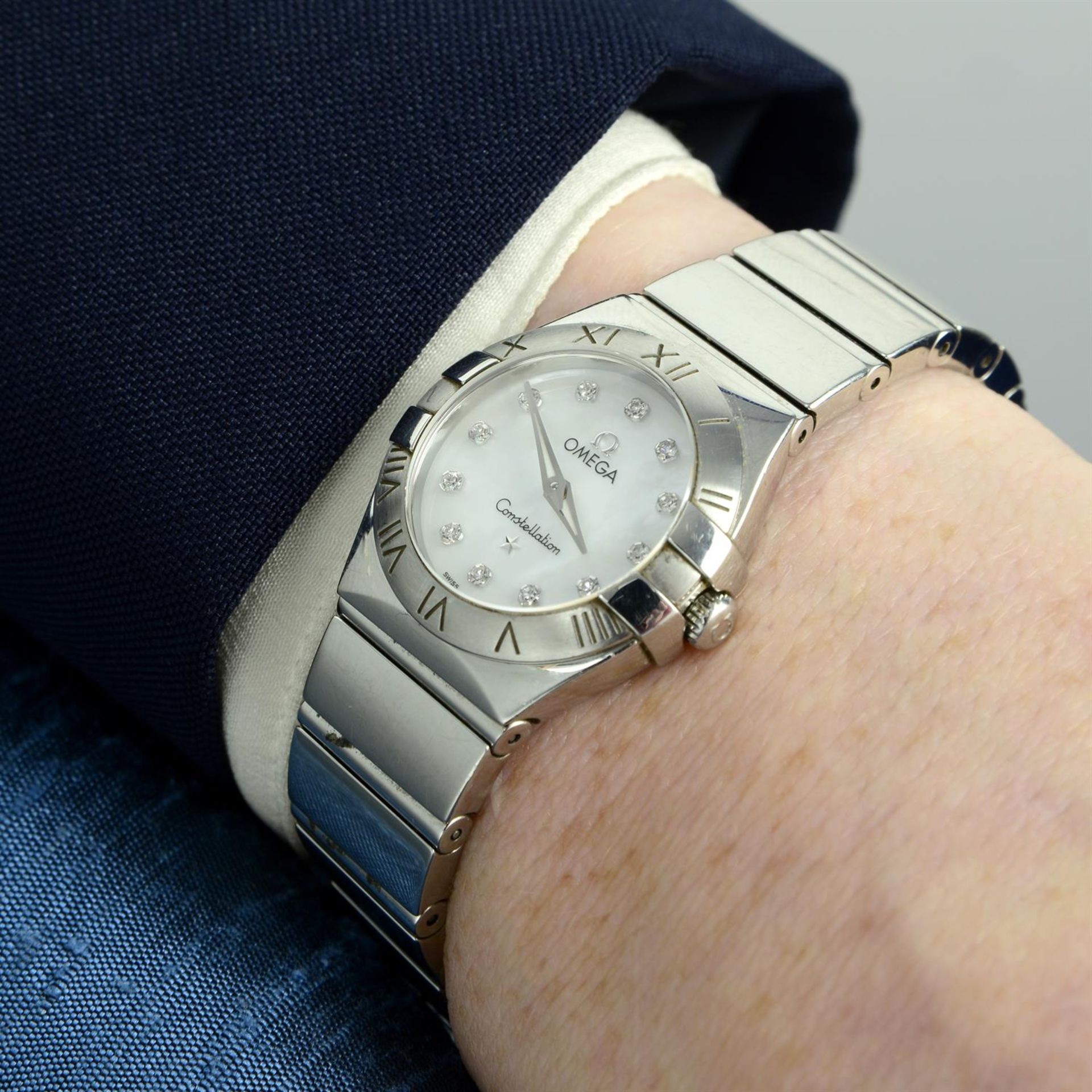 OMEGA - a stainless steel Constellation bracelet watch, 24mm. - Image 5 of 6