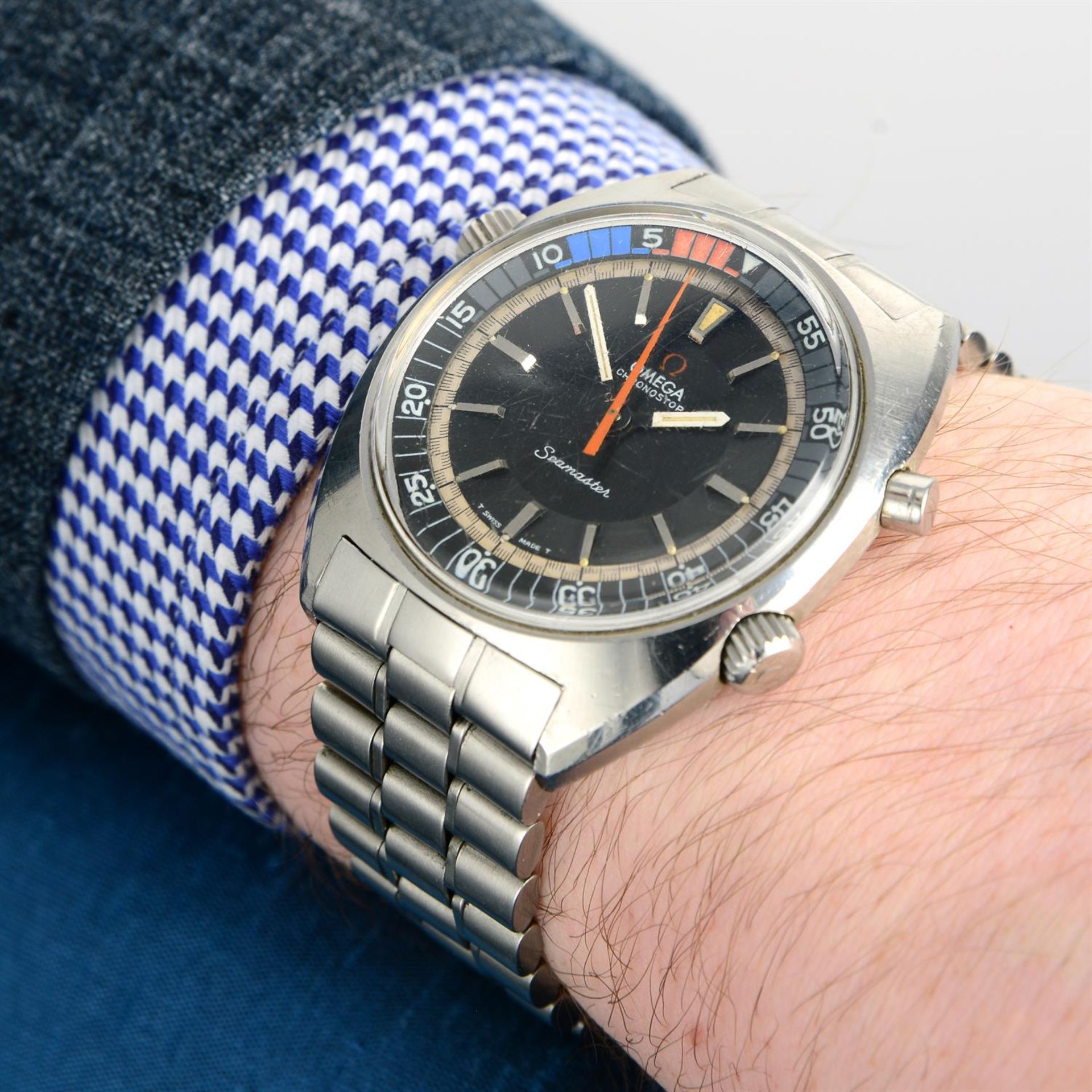 OMEGA - a stainless steel Seamaster Chronostop bracelet watch, 41mm. - Image 6 of 6