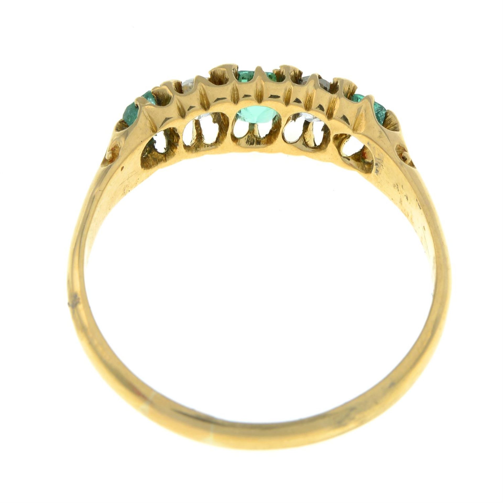 An 18ct gold emerald and old-cut diamond five-stone ring, with partial band replacement. - Bild 3 aus 4