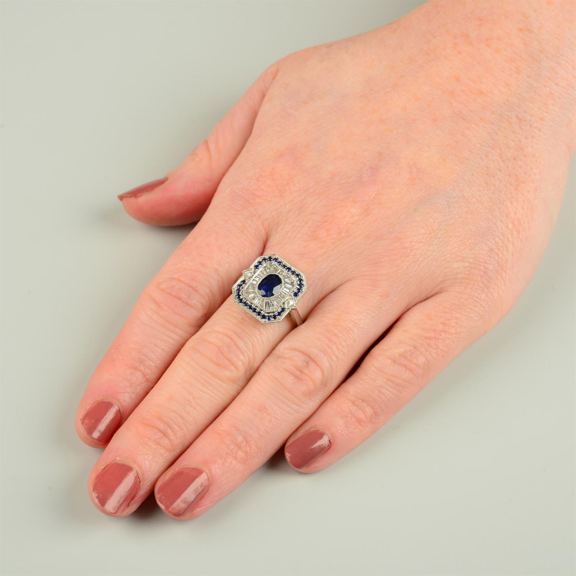 An 18ct gold sapphire and vari-cut diamond dress ring. - Bild 5 aus 5