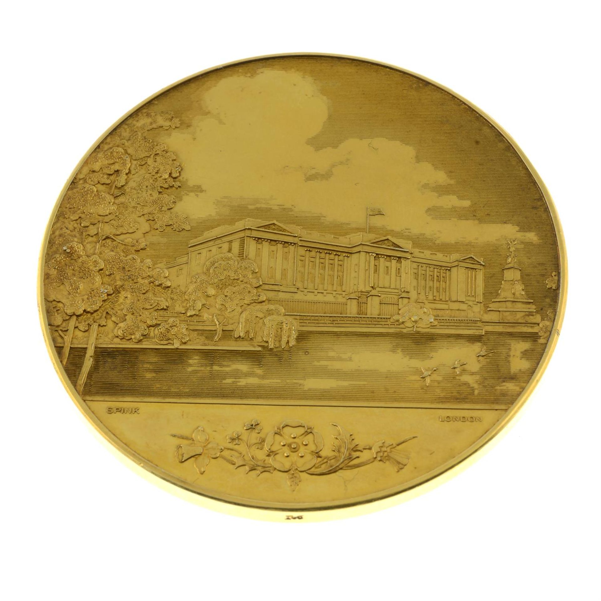 A 1953 9ct gold coronation coin, made to commemorate Queen Elizabeth II's ascension, by Spink. - Image 3 of 4