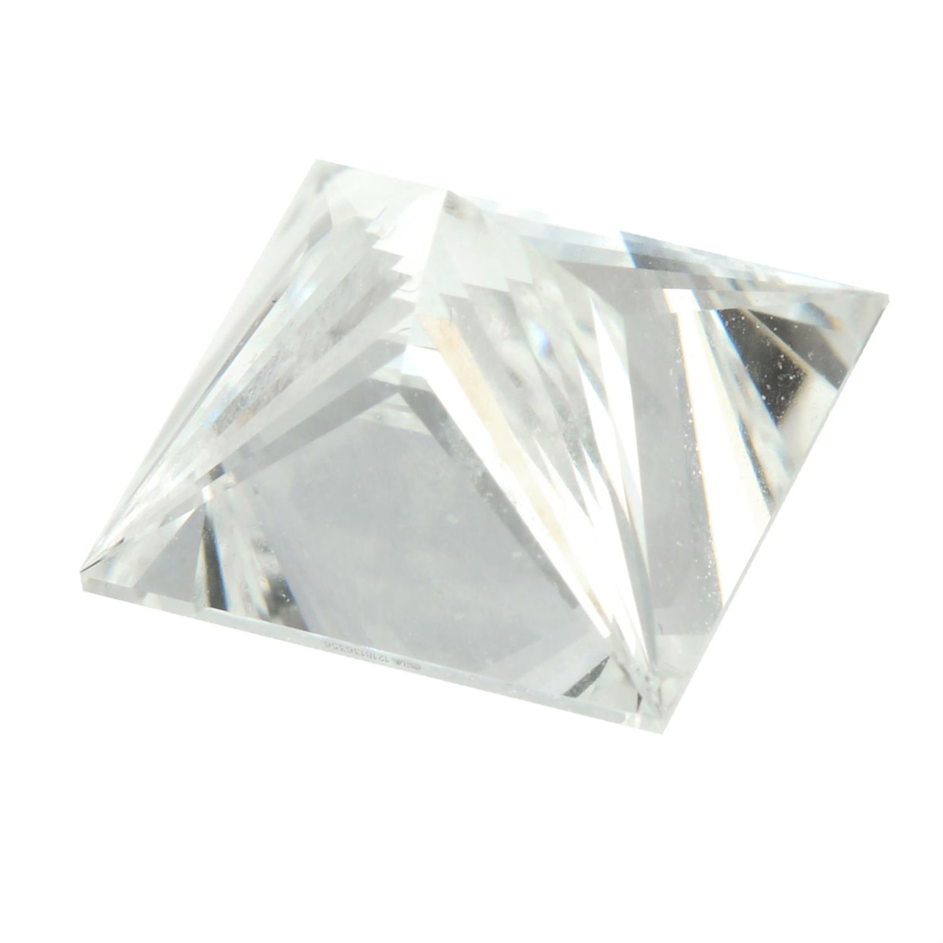 A loose 2.01cts, square-shape diamond, with mount. - Image 3 of 5