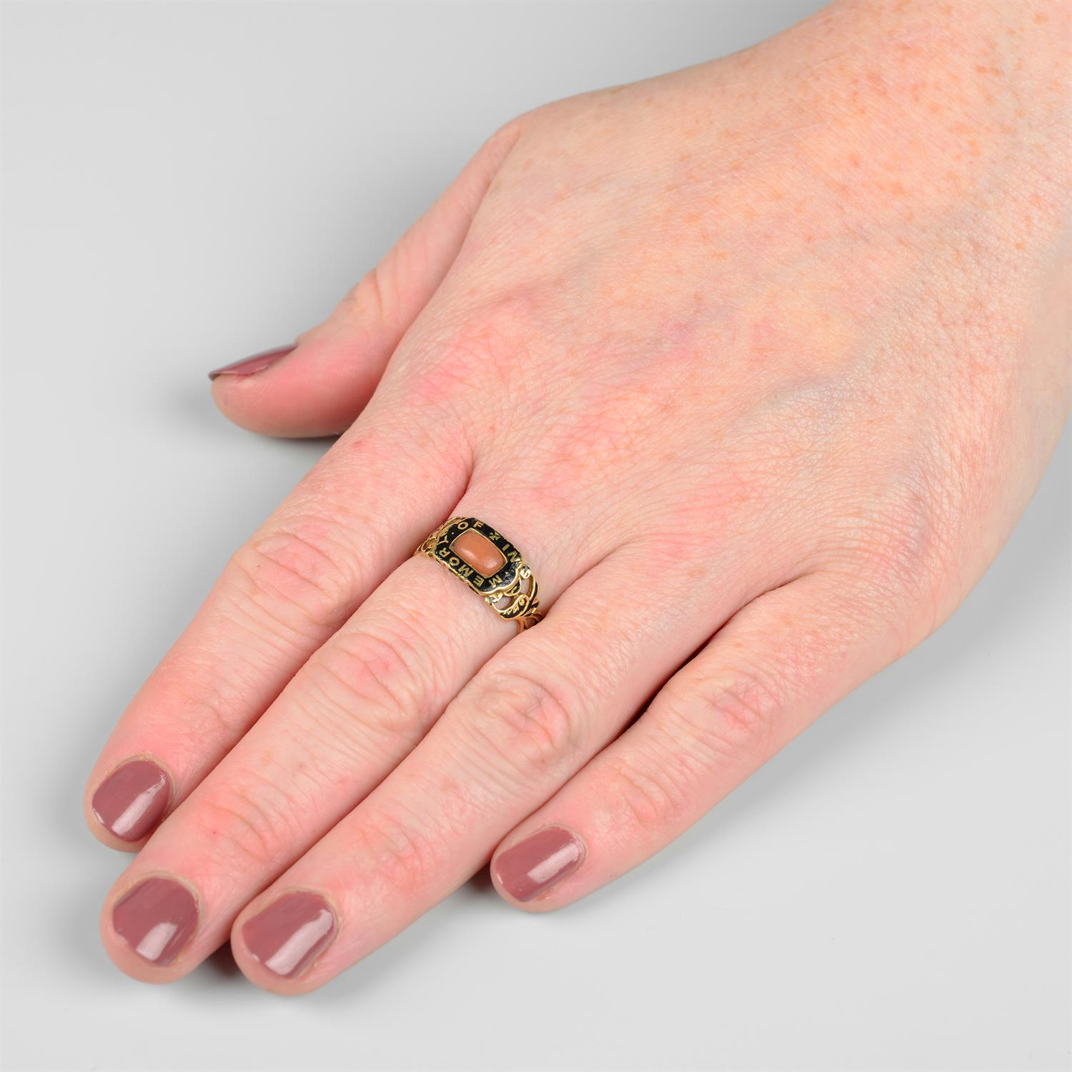 A mid Victorian 18ct gold coral and black enamel 'In Memory Of' mourning ring. - Image 5 of 5